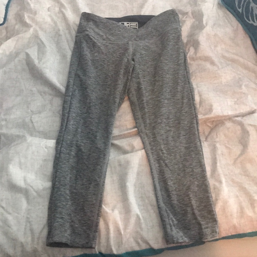 New Balance gray cropped workout leggings